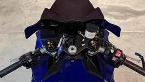 Yamaha YZF R1 (2020 - 25)  (6)