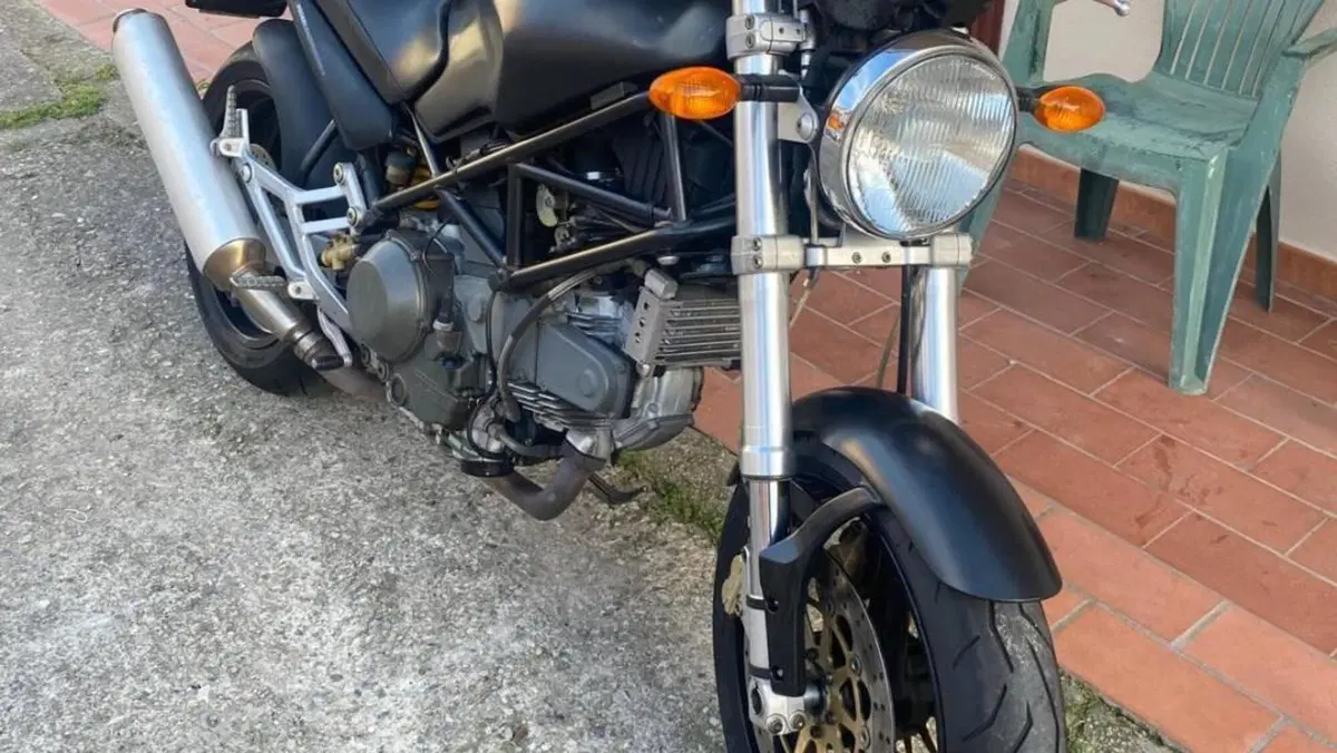Ducati Monster 900 Dark I.E. (1999 - 02) 