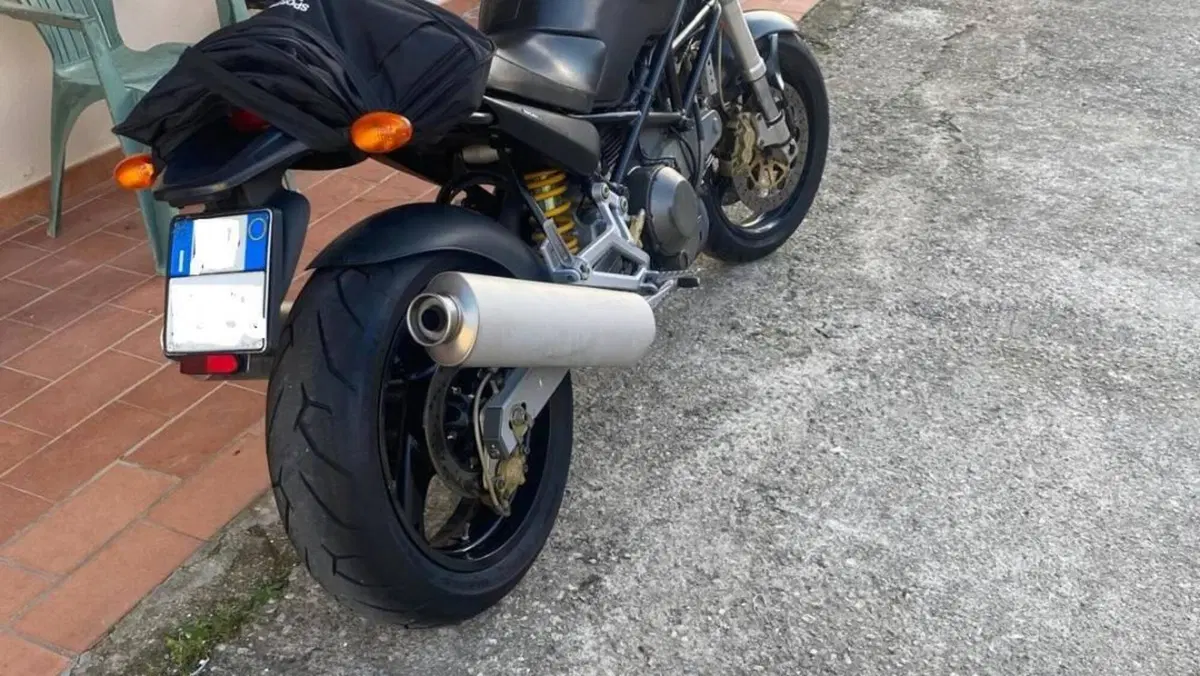 Ducati Monster 900 Dark I.E. (1999 - 02)  (3)