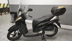 Honda SH 300 i (2006 - 10)  (2)