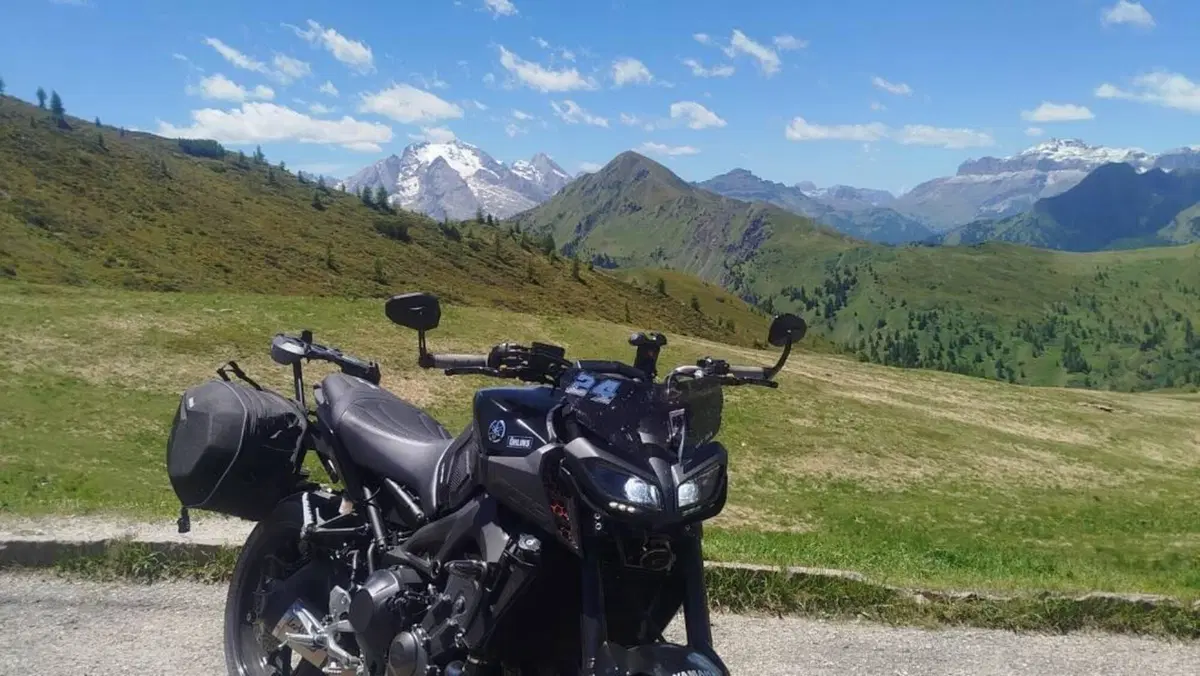 Yamaha MT-09 (2017 - 20)  (2)