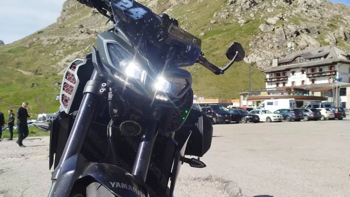 Yamaha MT-09 (2017 - 20)  (4)