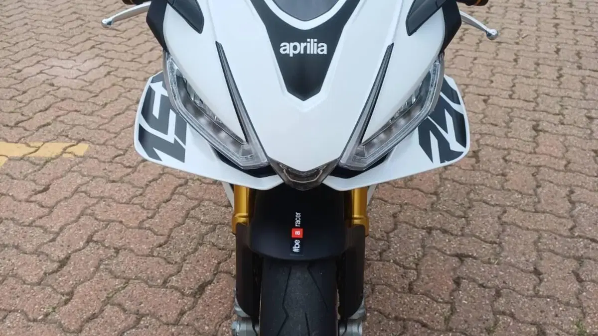 Aprilia RSV4 1100 Factory (2021 - 24)  (2)