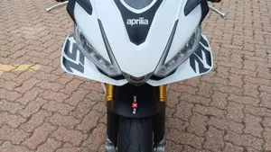 Aprilia RSV4 1100 Factory (2021 - 24)  (2)