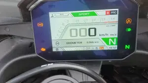 Aprilia RSV4 1100 Factory (2021 - 24)  (6)