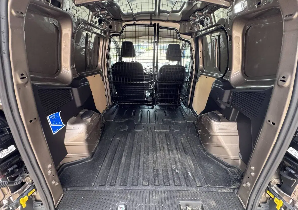 Ford Transit Courier 1.0 EcoBoost 100CV  Trend (9)