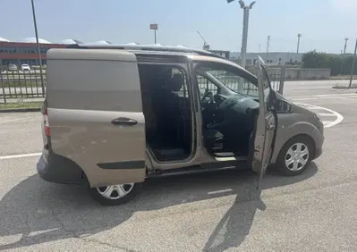 Ford Transit Courier 1.0 EcoBoost 100CV  Trend (4)