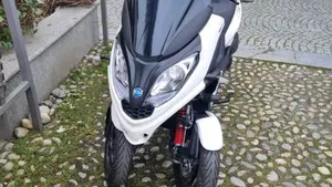 Piaggio MP3 300 Sport ABS Hpe (2021 - 24)  (2)