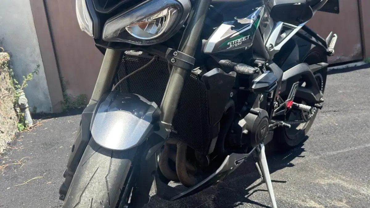 Triumph Street Triple 765 RS (2023 - 26) 