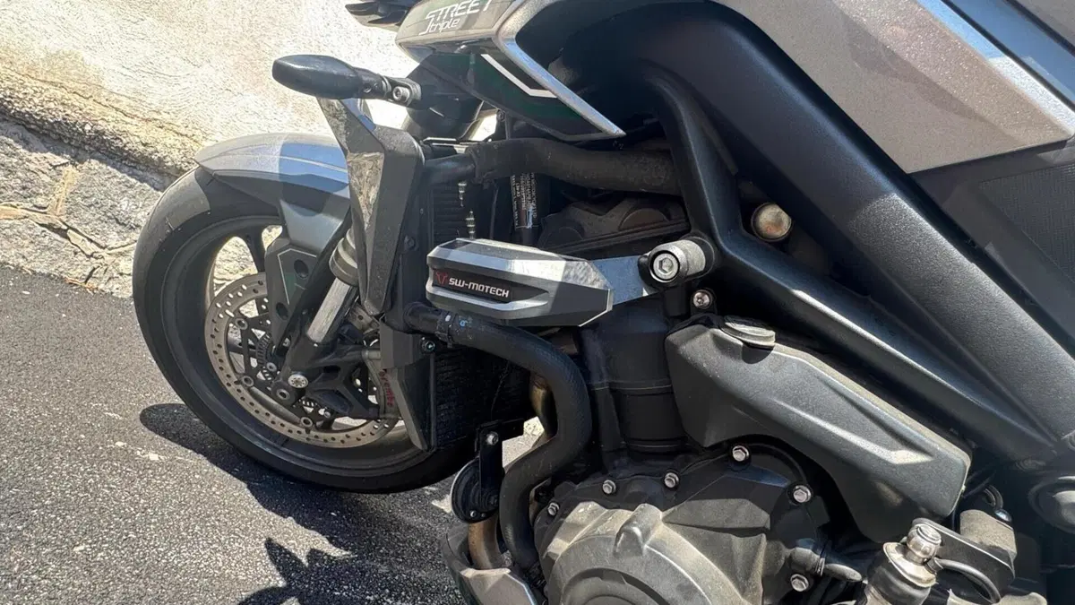 Triumph Street Triple 765 RS (2023 - 26)  (7)