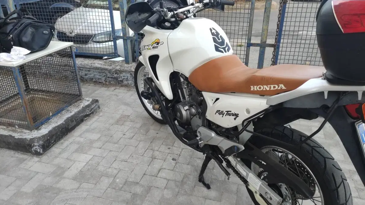 Honda   (4)