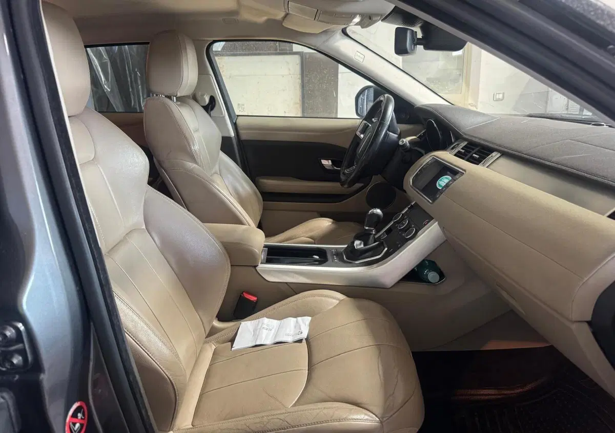 Land Rover Range Rover Evoque 2.0 eD4 5p. Pure (8)