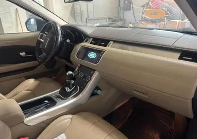 Land Rover Range Rover Evoque 2.0 eD4 5p. Pure (9)