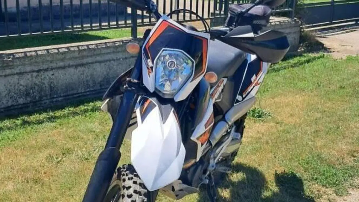KTM 690 Enduro R (2012 - 17)  (2)