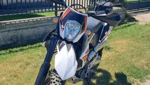 KTM 690 Enduro R (2012 - 17)  (2)
