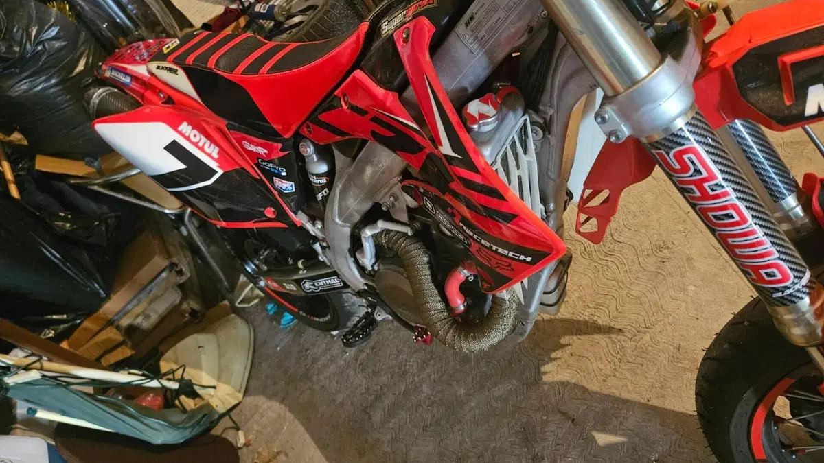 Honda CRF 450R (2006)  (2)