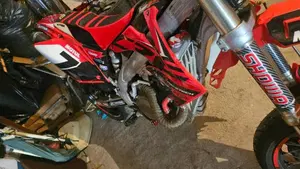 Honda CRF 450R (2006)  (2)