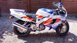 Honda CBR 900 RR (1992 - 93)  (3)