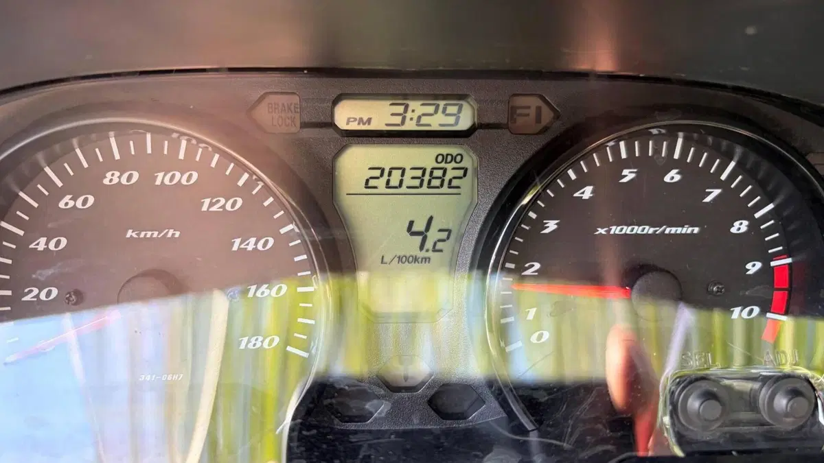 Suzuki Burgman AN 400 Lux ABS (2012 - 17)  (6)
