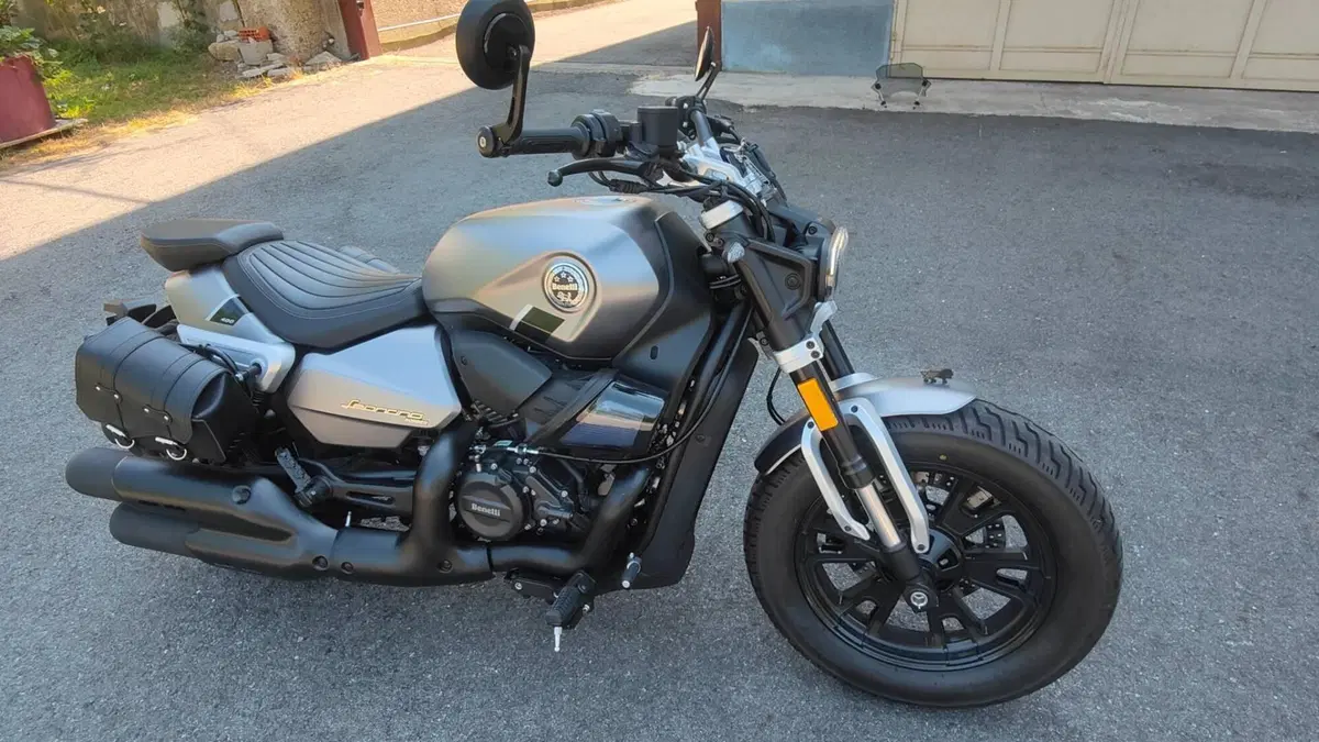 Benelli Leoncino 400 Bobber (2026)  (8)