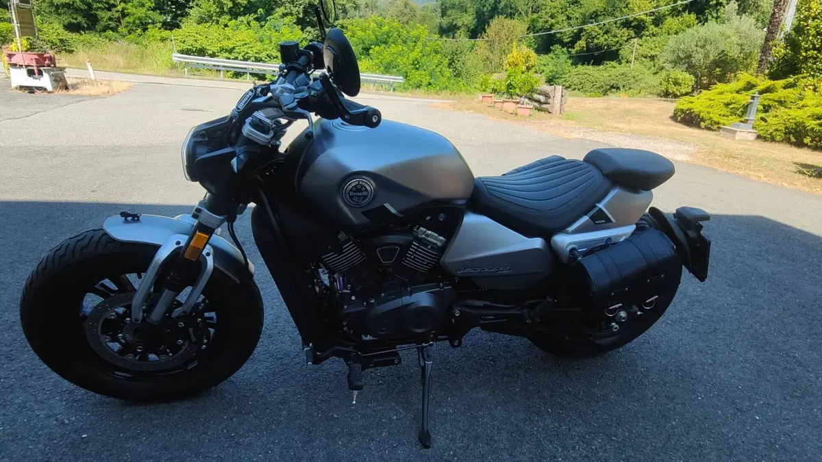 Benelli Leoncino 400 Bobber (2026)  (9)
