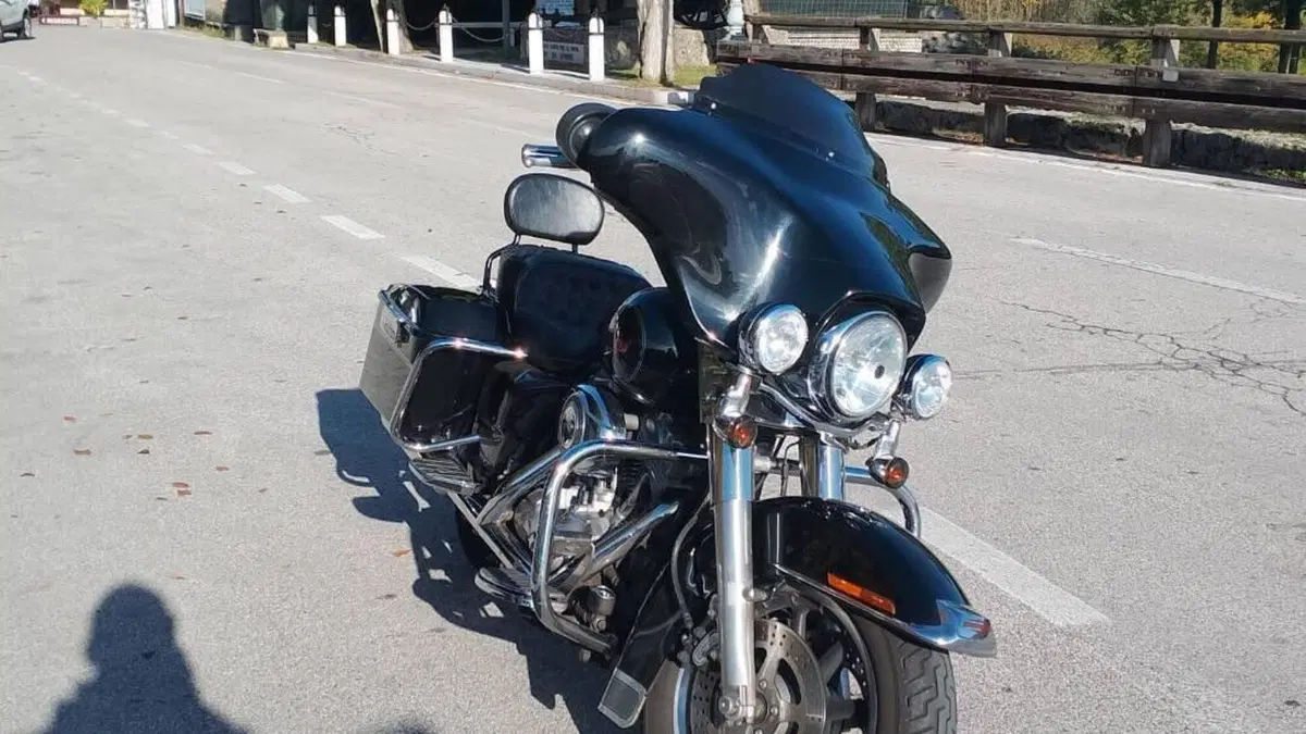 Harley-Davidson 1584 Electra Glide Ultra Classic (2007) - FLHTCU  (3)