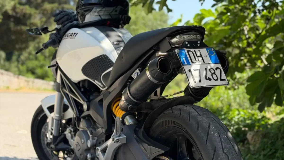 Ducati Monster 696 (2008 - 13)  (2)