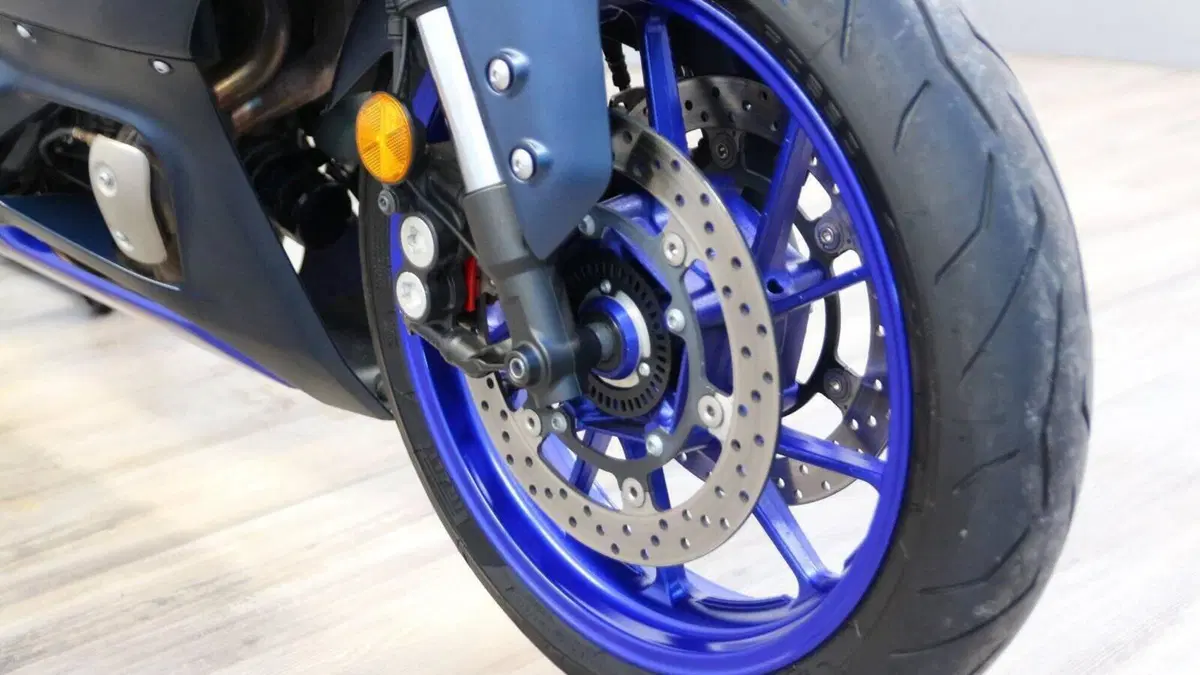 Yamaha YZF R7 (2021 - 25)  (7)