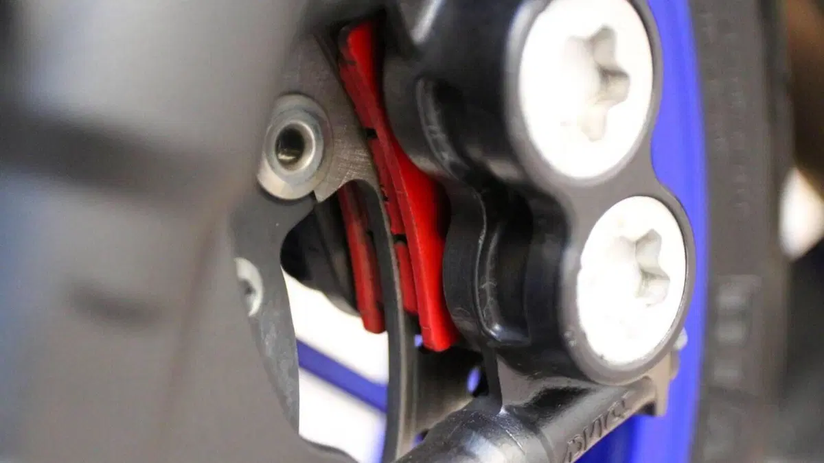 Yamaha YZF R7 (2021 - 25)  (12)