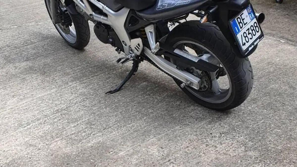 Suzuki SV 650 (1999 - 02)  (2)