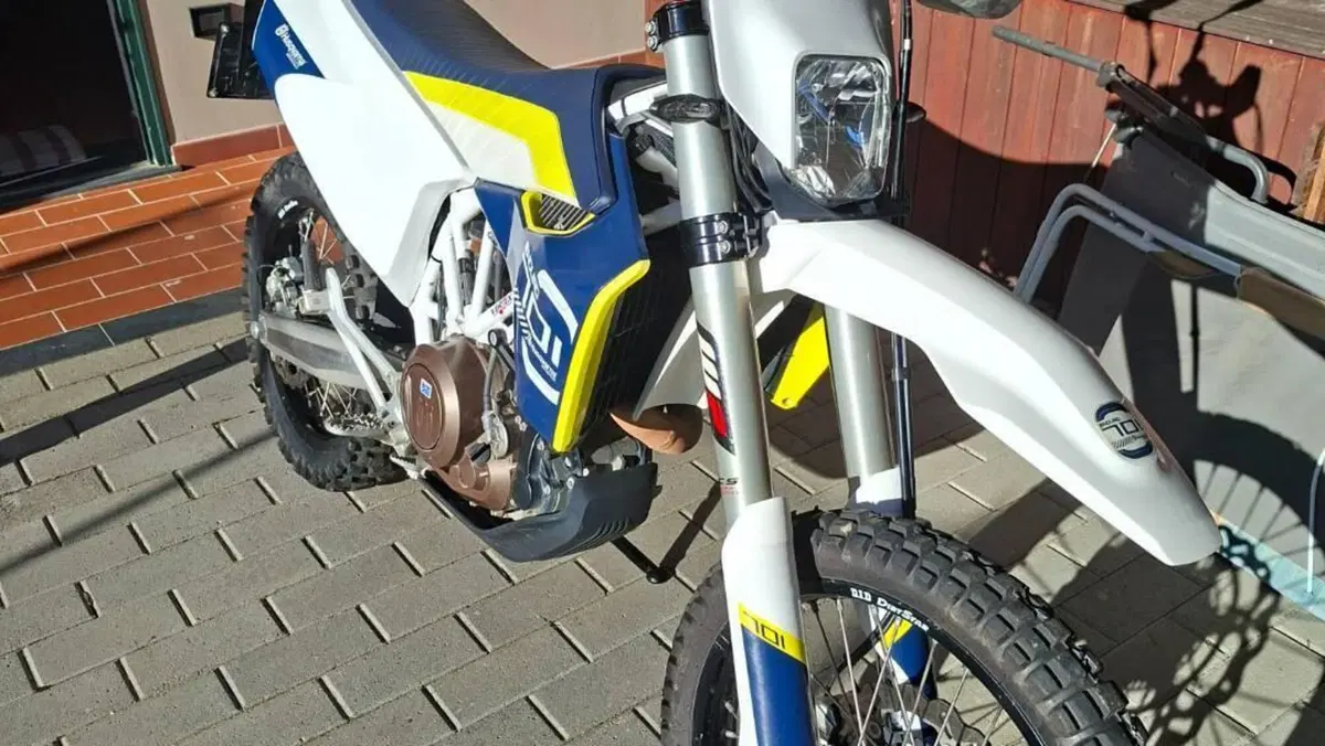 Husqvarna 701 Enduro (2016) 