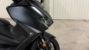 Yamaha T-Max 560 (2020 - 21)  (3)