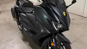 Yamaha T-Max 560 (2020 - 21)  (4)