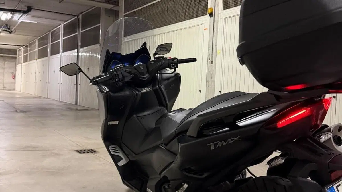 Yamaha T-Max 560 (2020 - 21)  (5)