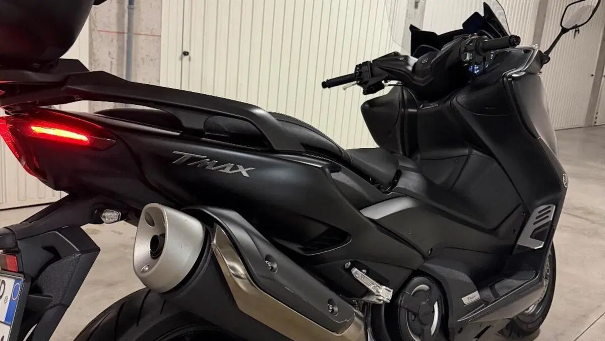 Yamaha T-Max 560 (2020 - 21)  (6)