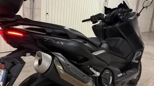 Yamaha T-Max 560 (2020 - 21)  (6)
