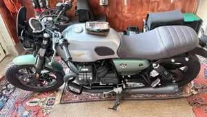 Moto Guzzi V7 Stone Centenario (2021 - 22) 