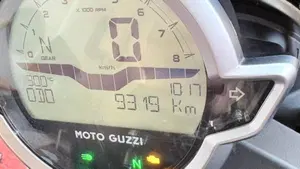 Moto Guzzi V7 Stone Centenario (2021 - 22)  (6)