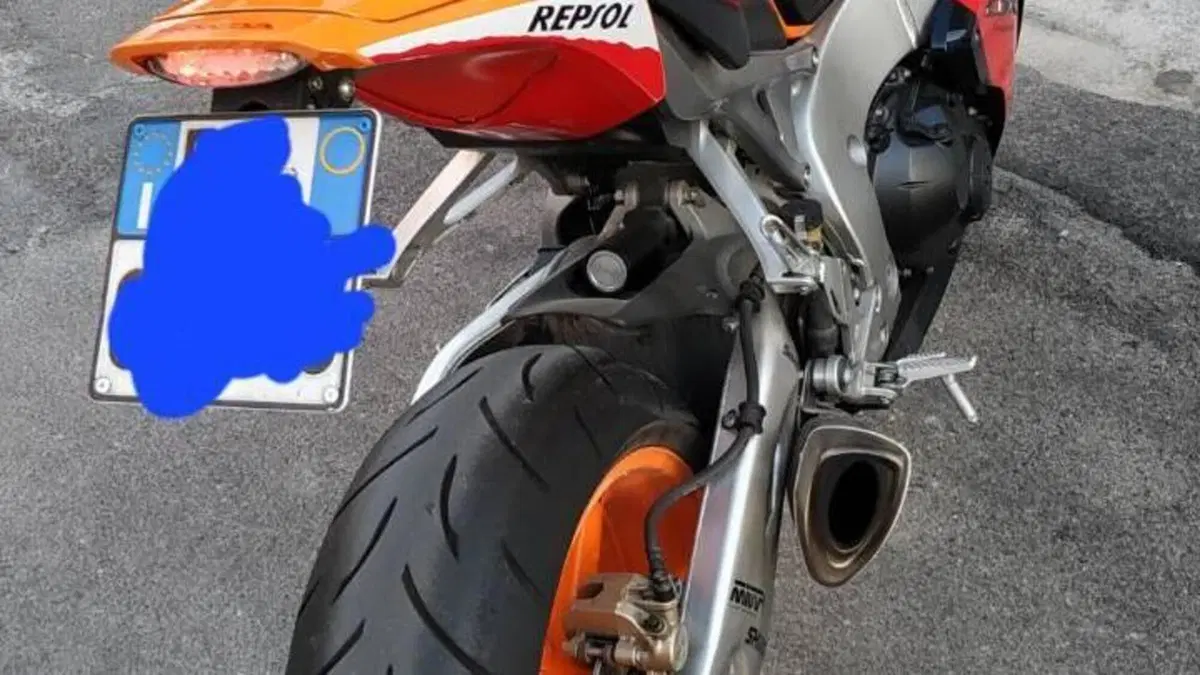 Honda CBR 1000 RR Fireblade (2008 - 11)  (3)