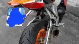 Honda CBR 1000 RR Fireblade (2008 - 11)  (3)