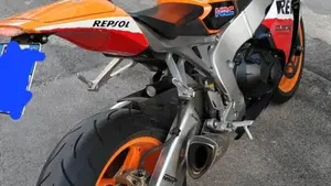 Honda CBR 1000 RR Fireblade (2008 - 11)  (4)