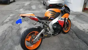 Honda CBR 1000 RR Fireblade (2008 - 11)  (5)