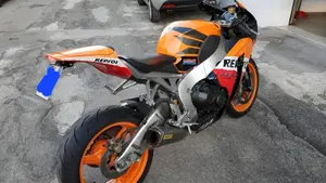 Honda CBR 1000 RR Fireblade (2008 - 11)  (6)