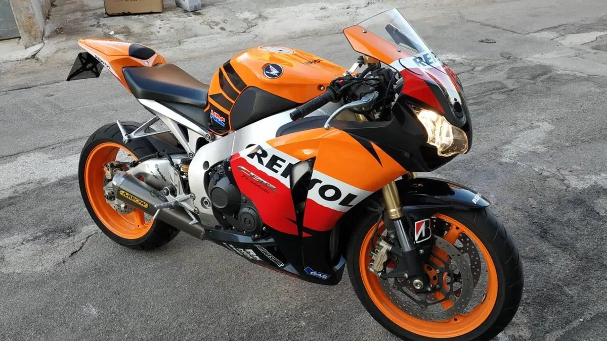 Honda CBR 1000 RR Fireblade (2008 - 11)  (8)