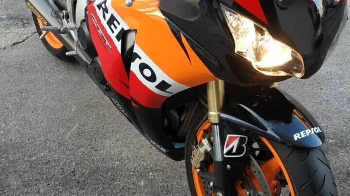 Honda CBR 1000 RR Fireblade (2008 - 11)  (11)