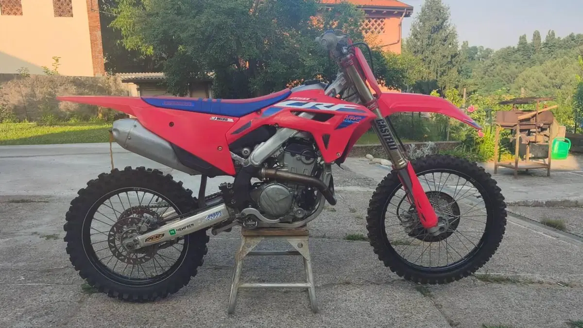 Honda CRF 250R (2023) 