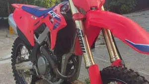 Honda CRF 250R (2023)  (3)
