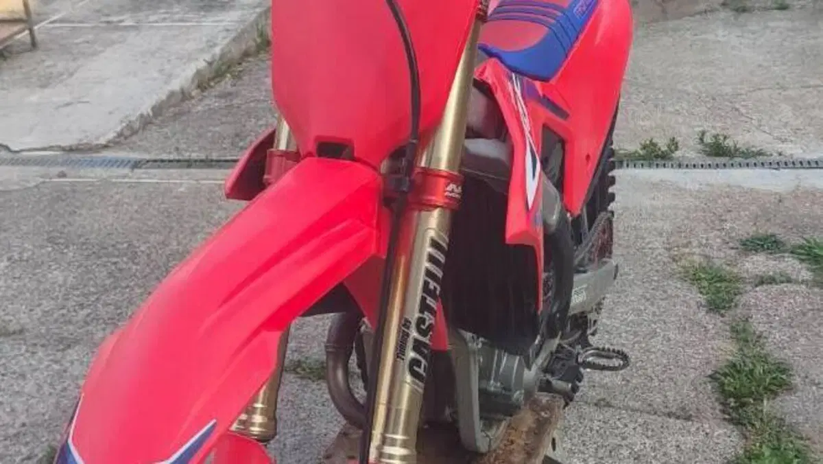 Honda CRF 250R (2023)  (4)