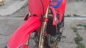 Honda CRF 250R (2023)  (4)