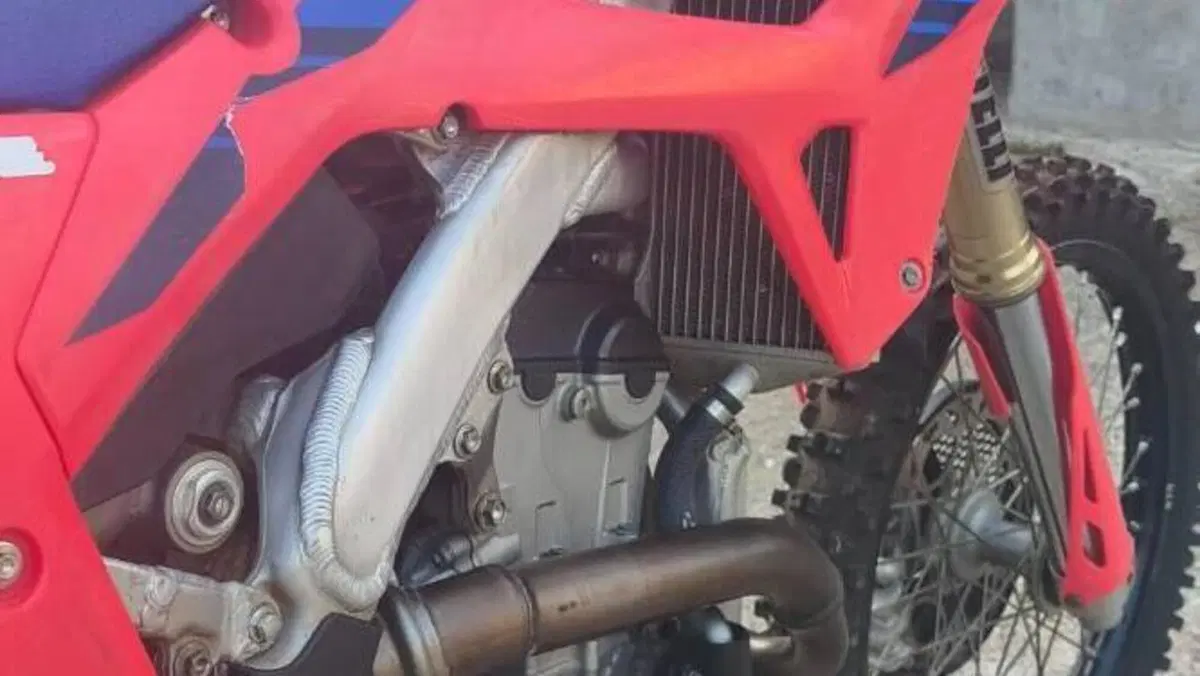 Honda CRF 250R (2023)  (5)